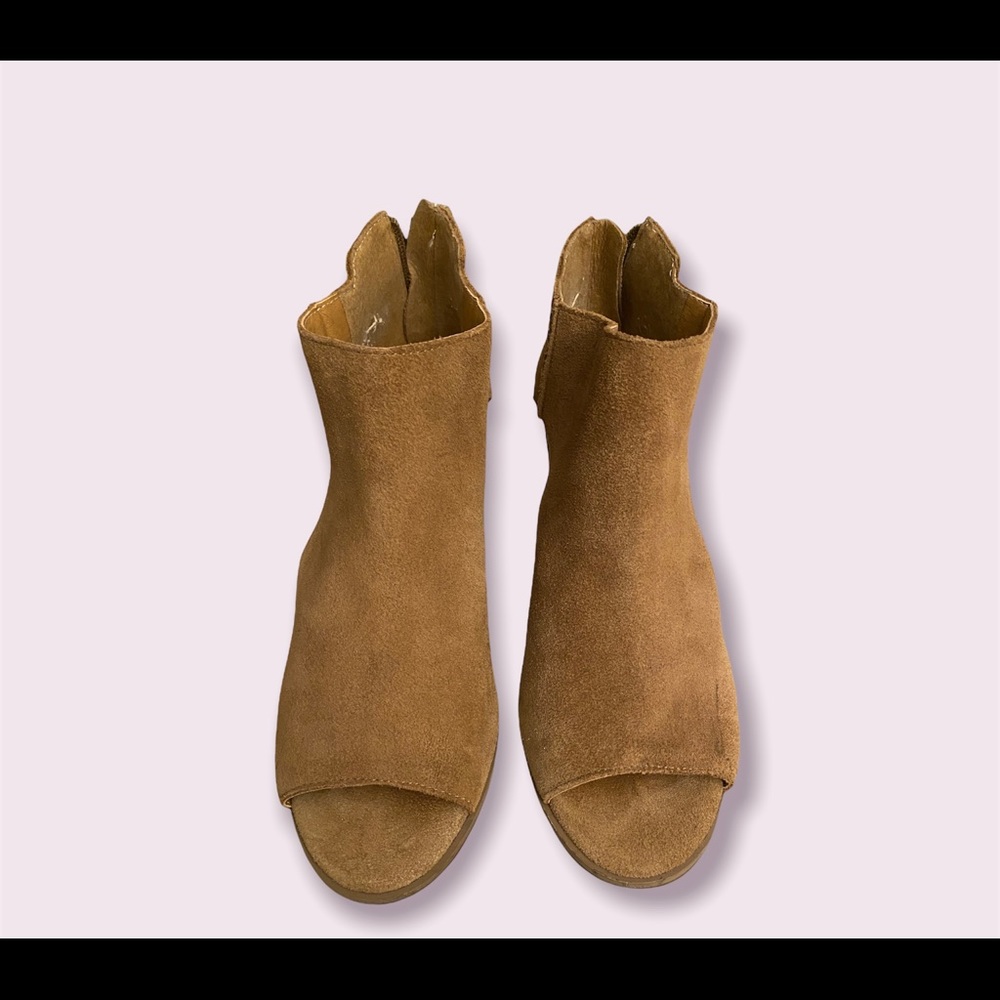 Lucky Brand Peep Toe Chunky Heeled Sandals